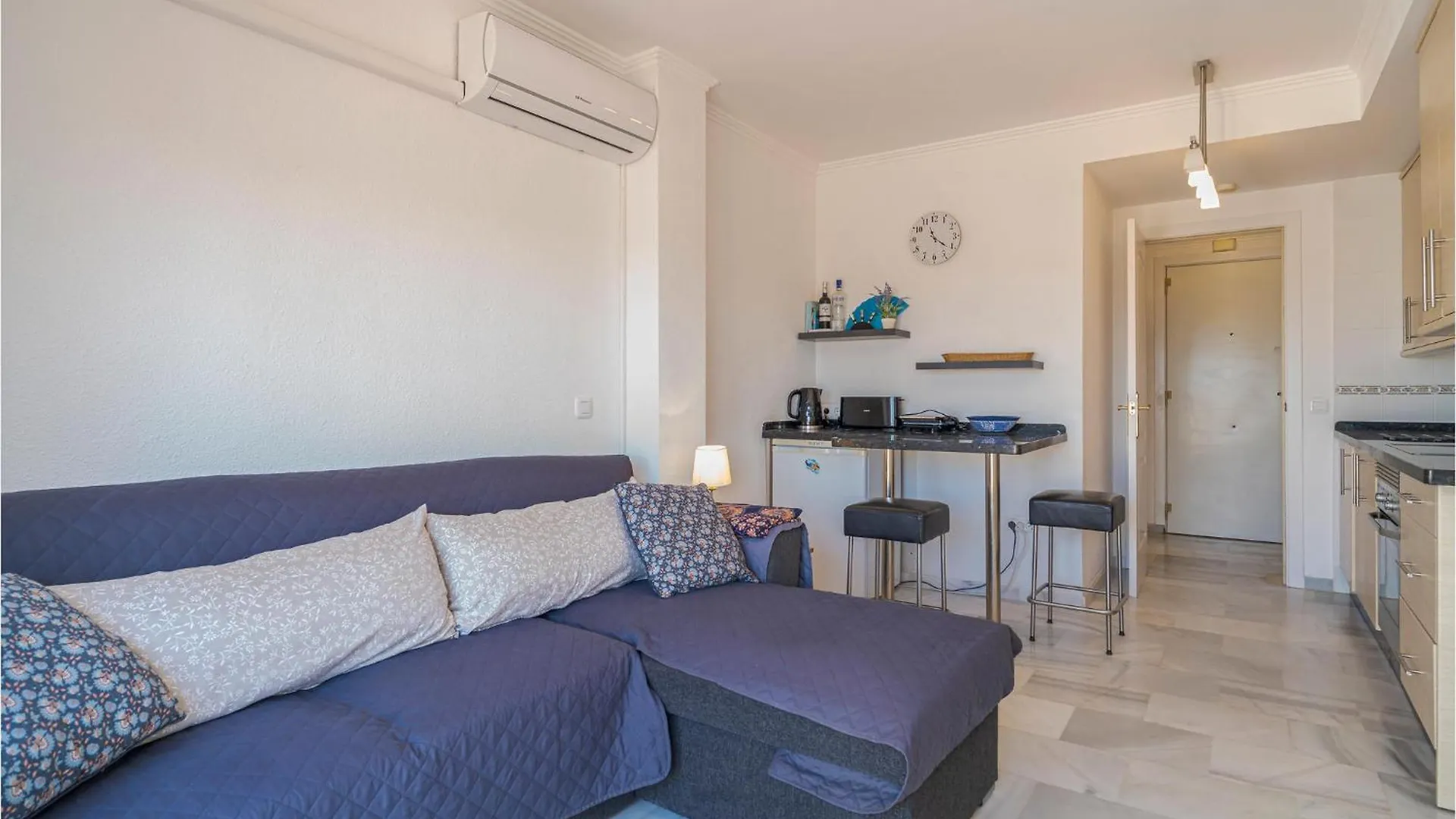 2 Bedroom Lovely Apartment In Roquetas De Mar