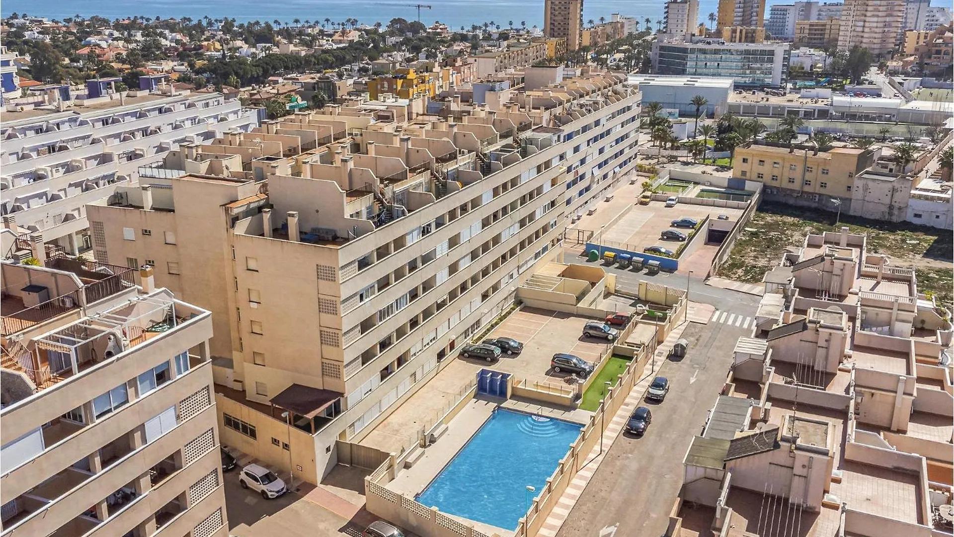 2 Bedroom Lovely Apartment In Roquetas De Mar