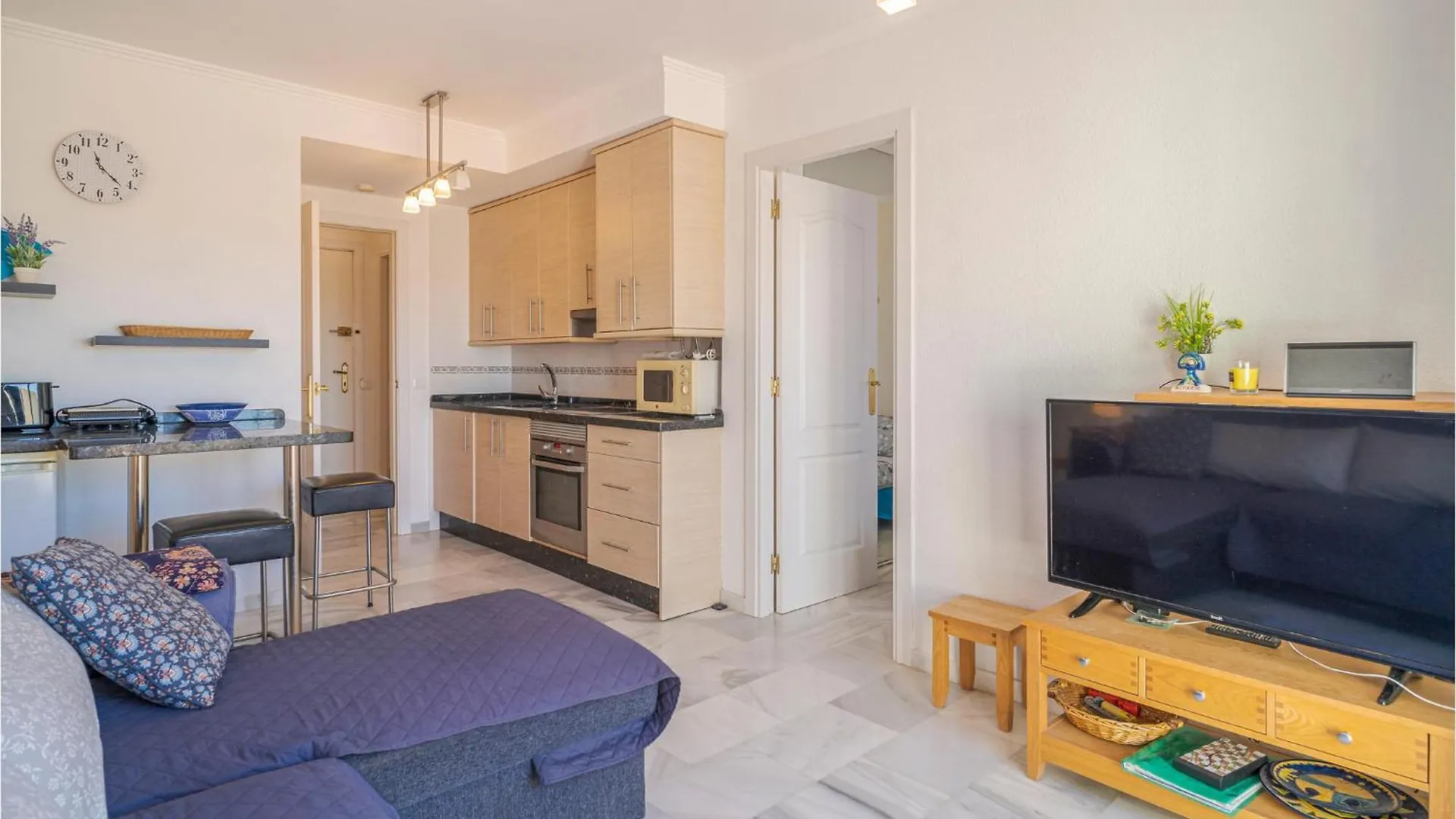 2 Bedroom Lovely Apartment In Roquetas De Mar