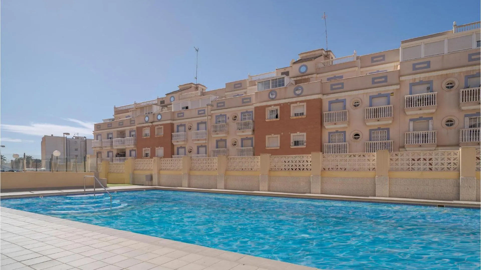 2 Bedroom Lovely Apartment In Roquetas De Mar
